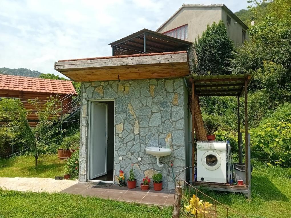 Camp Sunny Hills Hotel Virpazar Buitenkant foto