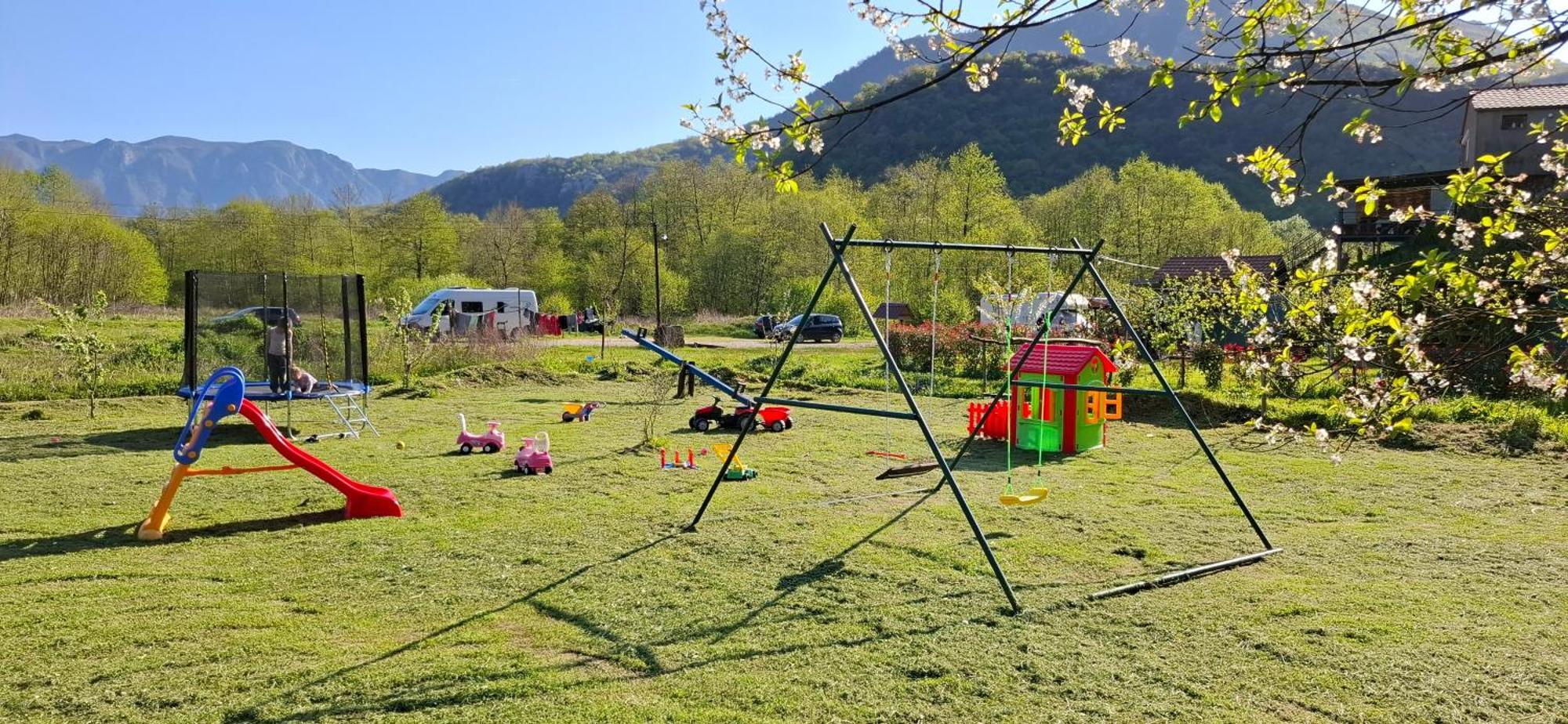 Camp Sunny Hills Hotel Virpazar Buitenkant foto